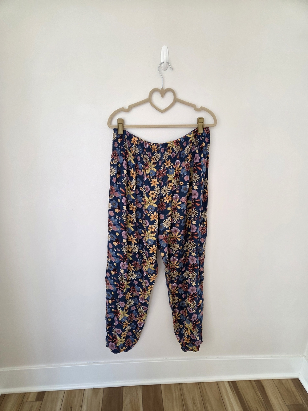 *NWT* LOTUS & LUNA Floral Pants - Picture 3 of 9